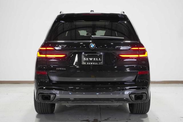 Photo of 2025 Black Sapphire Metallic BMW X7