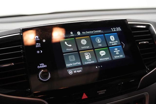 Photo of 2021 Platinum White Pearl Honda Passport