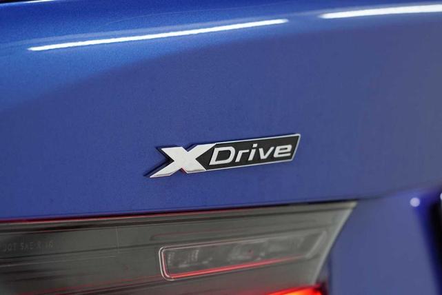 Photo of 2023 Portimao Blue Metallic BMW M340