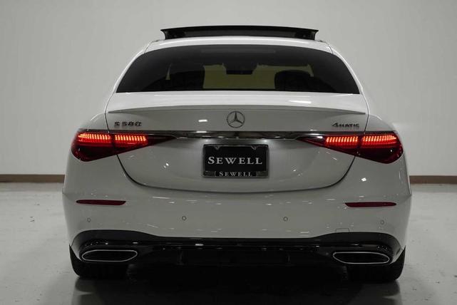 Photo of 2024 MANUFAKTUR Moonlight White Metallic Mercedes-Benz S-Class