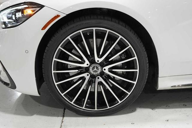Photo of 2024 MANUFAKTUR Moonlight White Metallic Mercedes-Benz S-Class