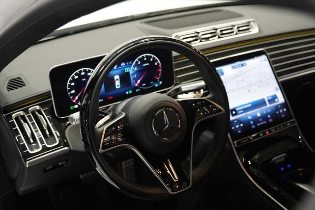Photo of 2024 MANUFAKTUR Moonlight White Metallic Mercedes-Benz S-Class