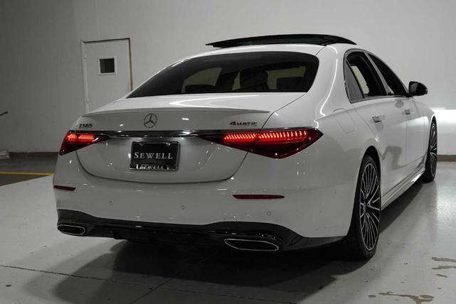 Photo of 2024 MANUFAKTUR Moonlight White Metallic Mercedes-Benz S-Class