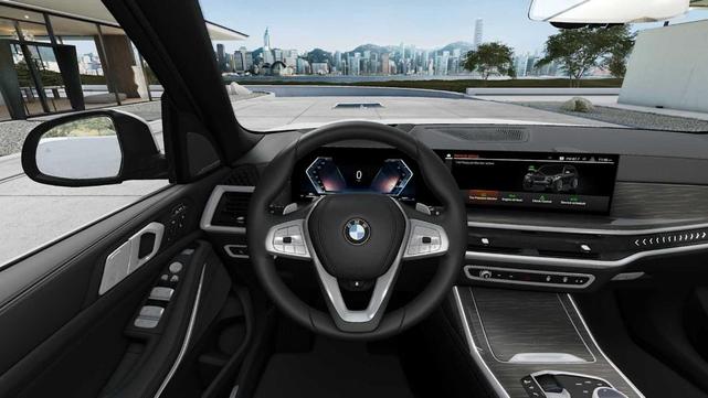 Photo of 2026 Mineral White Metallic BMW X7