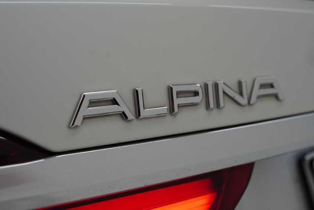 Photo of 2021 Mineral White Metallic BMW X7