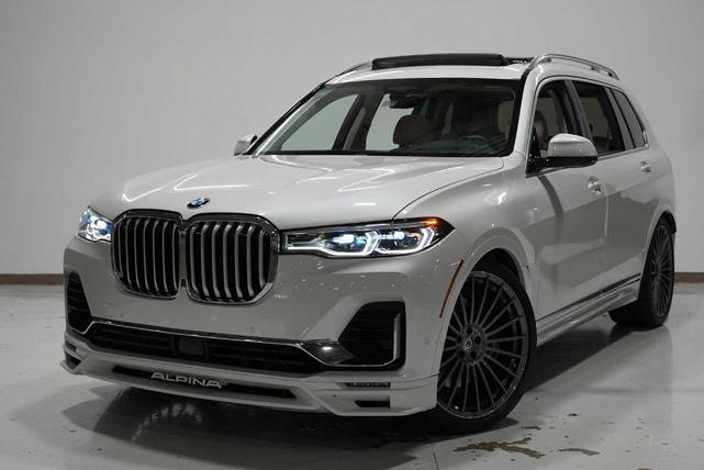 Photo of 2021 Mineral White Metallic BMW X7
