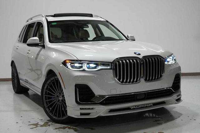 Photo of 2021 Mineral White Metallic BMW X7
