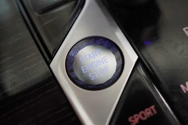 Photo of 2021 Mineral White Metallic BMW X7