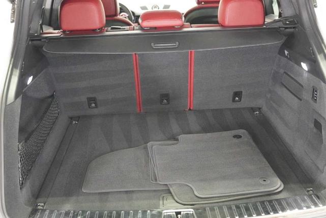 Photo of 2023 Carrara White Metallic Porsche Cayenne