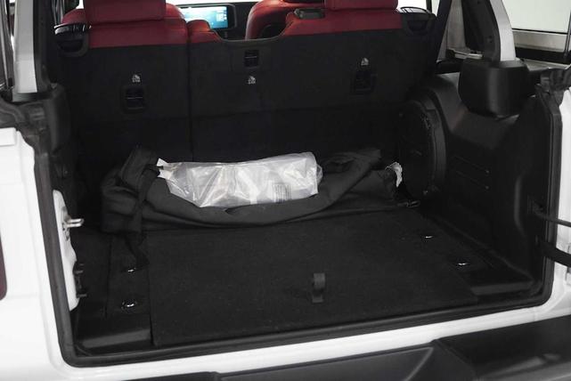 Photo of 2024 Bright White Clearcoat Jeep Wrangler
