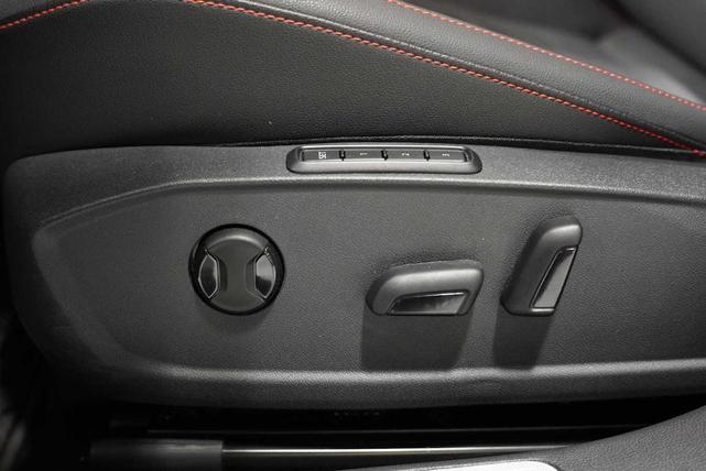 Photo of 2025 Deep Black Pearl Effect Volkswagen Jetta GLI