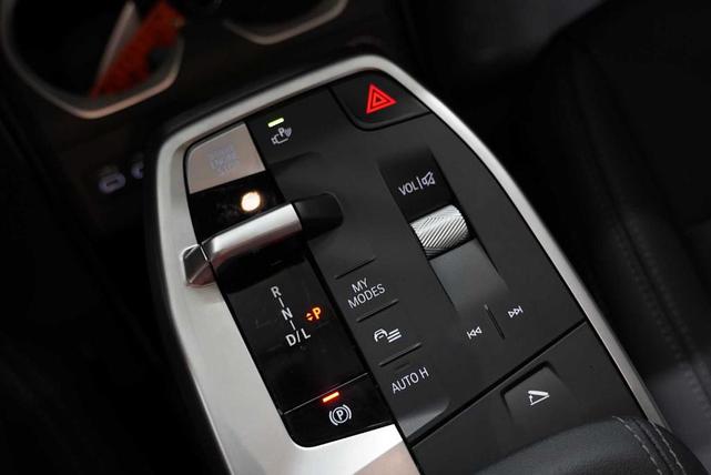 Photo of 2025 Mineral White Metallic BMW X1