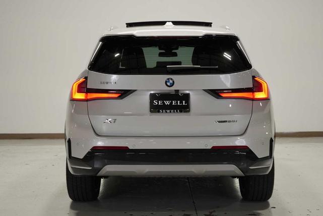 Photo of 2025 Mineral White Metallic BMW X1