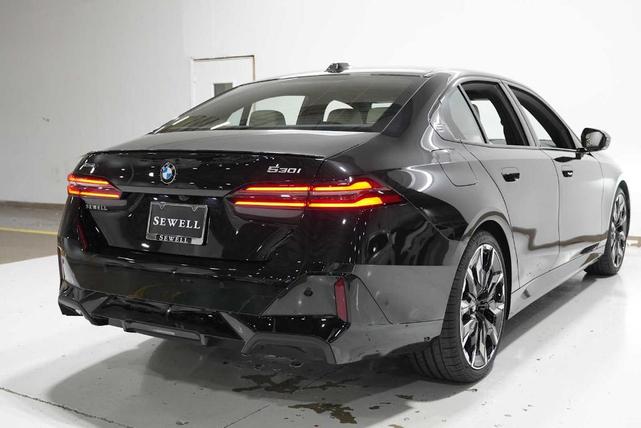 Photo of 2026 Black Sapphire Metallic BMW 530
