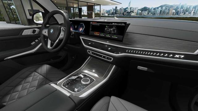 Photo of 2026 Alpine White BMW X7