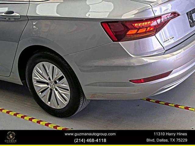 Photo of 2019 Pyrite Silver Metallic Volkswagen Jetta