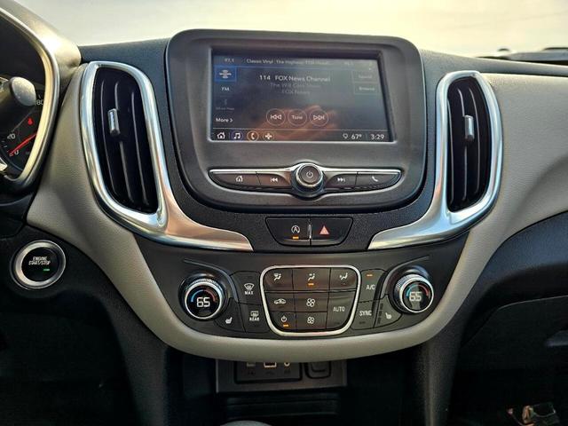 Photo of 2022 White Chevrolet Equinox