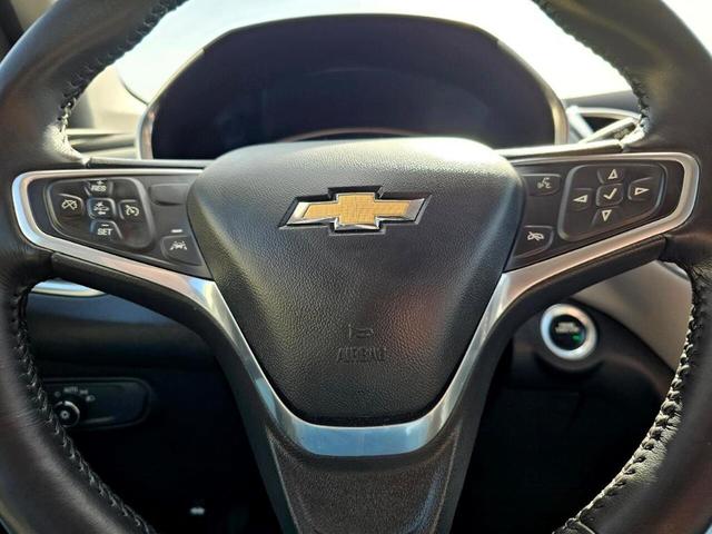Photo of 2022 White Chevrolet Equinox