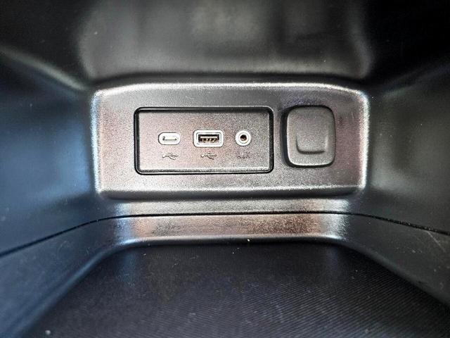 Photo of 2022 White Chevrolet Equinox