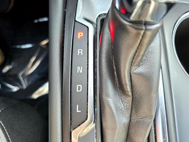 Photo of 2022 White Chevrolet Equinox