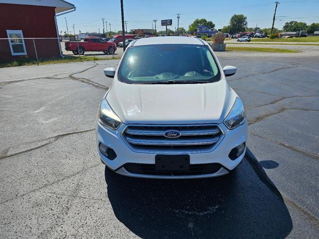 Photo of 2017 White Ford Escape