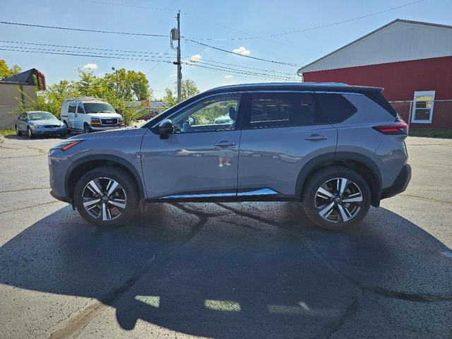 Photo of 2021 Solid Gray / Black Nissan Rogue