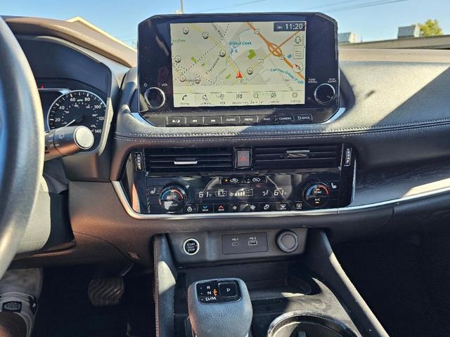 Photo of 2021 Solid Gray / Black Nissan Rogue