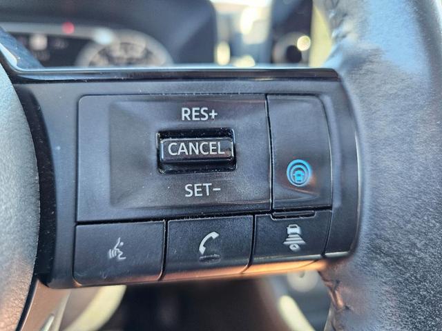 Photo of 2021 Solid Gray / Black Nissan Rogue