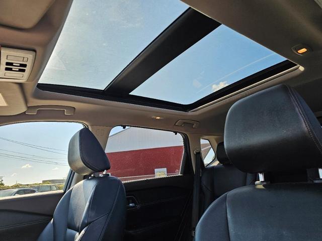 Photo of 2021 Solid Gray / Black Nissan Rogue