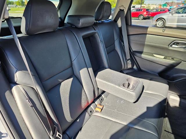 Photo of 2021 Solid Gray / Black Nissan Rogue