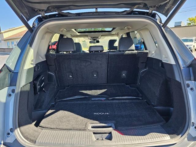Photo of 2021 Solid Gray / Black Nissan Rogue