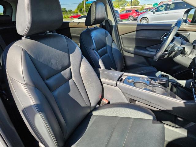 Photo of 2021 Solid Gray / Black Nissan Rogue
