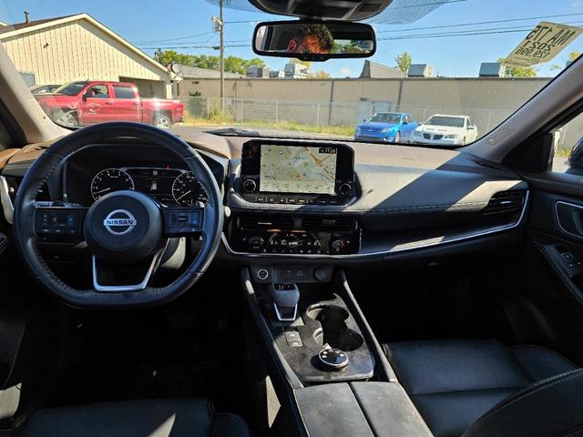 Photo of 2021 Solid Gray / Black Nissan Rogue