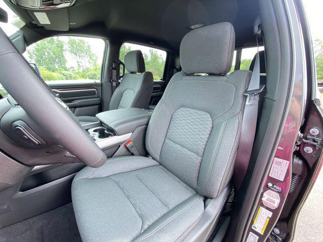 Photo of 2025 Granite Crystal Metallic Clearcoat RAM 1500
