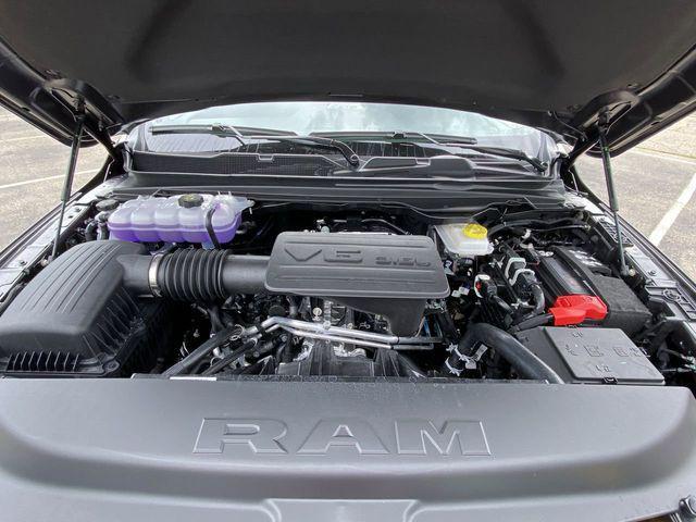 Photo of 2025 Granite Crystal Metallic Clearcoat RAM 1500