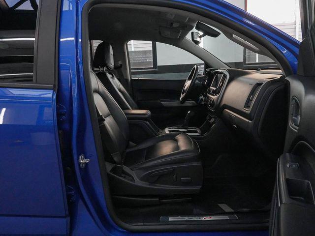 Photo of 2018 Kinetic Blue Metallic Chevrolet Colorado