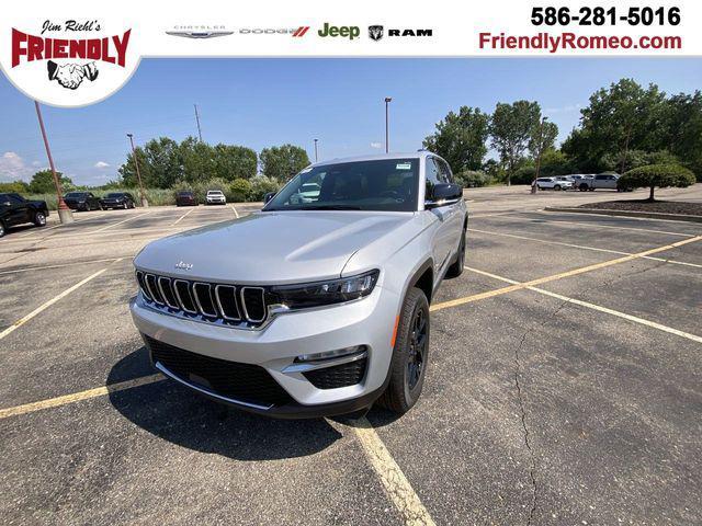 Photo of 2025 Silver Zynith Jeep Grand Cherokee