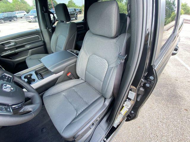 Photo of 2025 Diamond Black Crystal Pearlcoat RAM 1500
