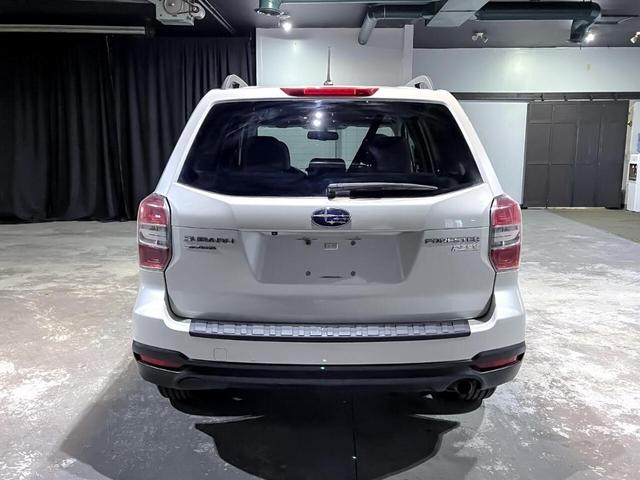 Photo of 2014 Satin White Pearl Subaru Forester