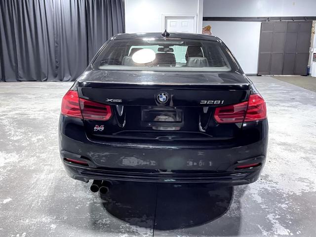 Photo of 2016 Black BMW 328