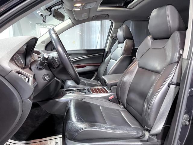 Photo of 2016 Gray Acura MDX