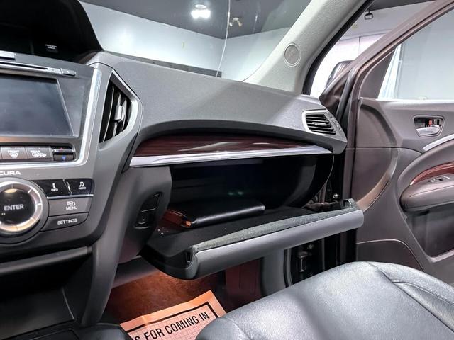 Photo of 2016 Gray Acura MDX