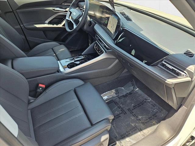 Photo of 2025 Glacier White Metallic Audi Q5