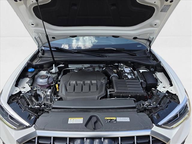Photo of 2025 Arkona White Audi Q3
