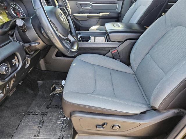 Photo of 2022 Diamond Black Crystal Pearlcoat RAM 1500