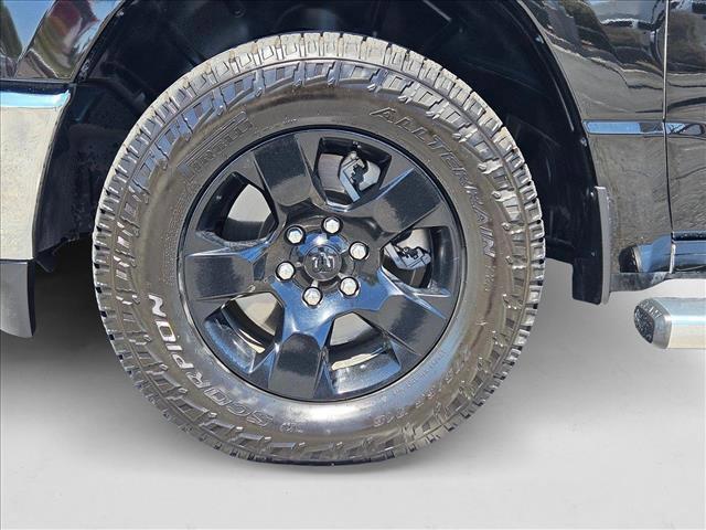 Photo of 2022 Diamond Black Crystal Pearlcoat RAM 1500
