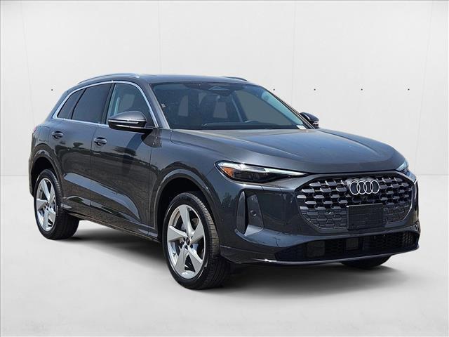 Photo of 2025 Tambora Gray Metallic Audi Q5