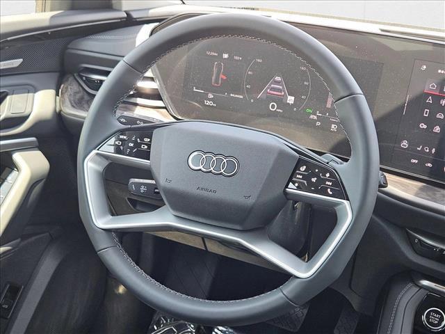 Photo of 2025 Tambora Gray Metallic Audi Q5