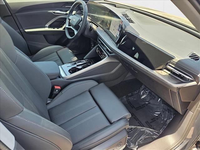 Photo of 2025 Tambora Gray Metallic Audi Q5