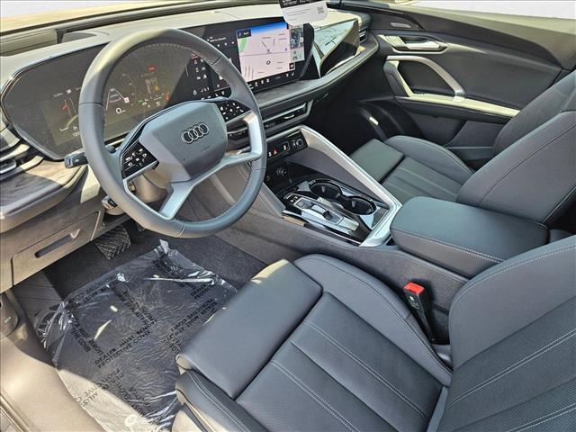 Photo of 2025 Tambora Gray Metallic Audi Q5